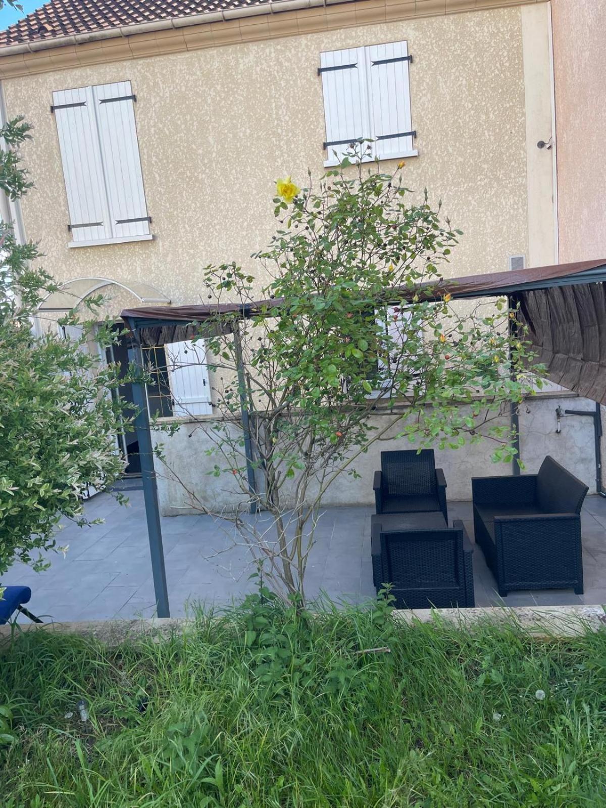 Maison De Caractere A Ballainvilliers Eksteriør billede